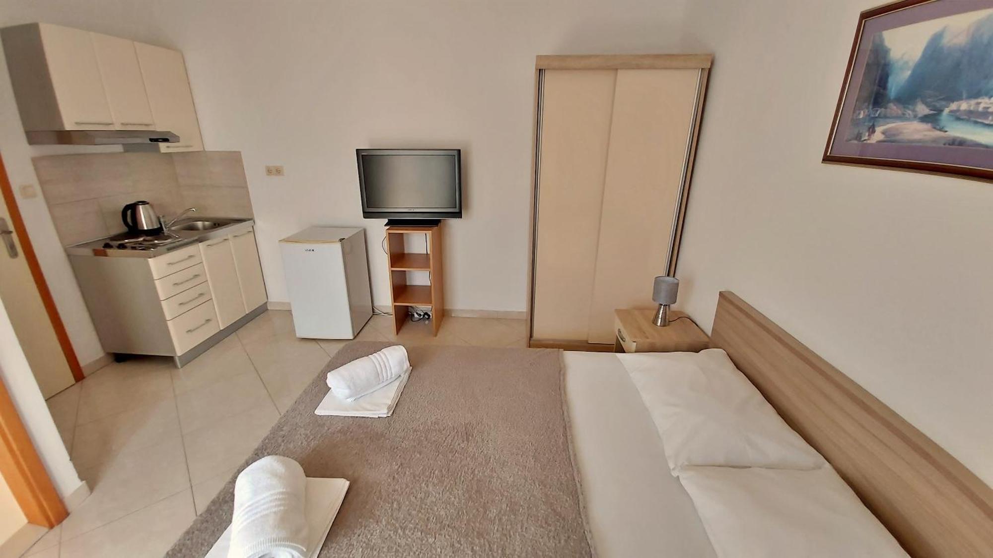 Apartments Nemira أوميس الغرفة الصورة