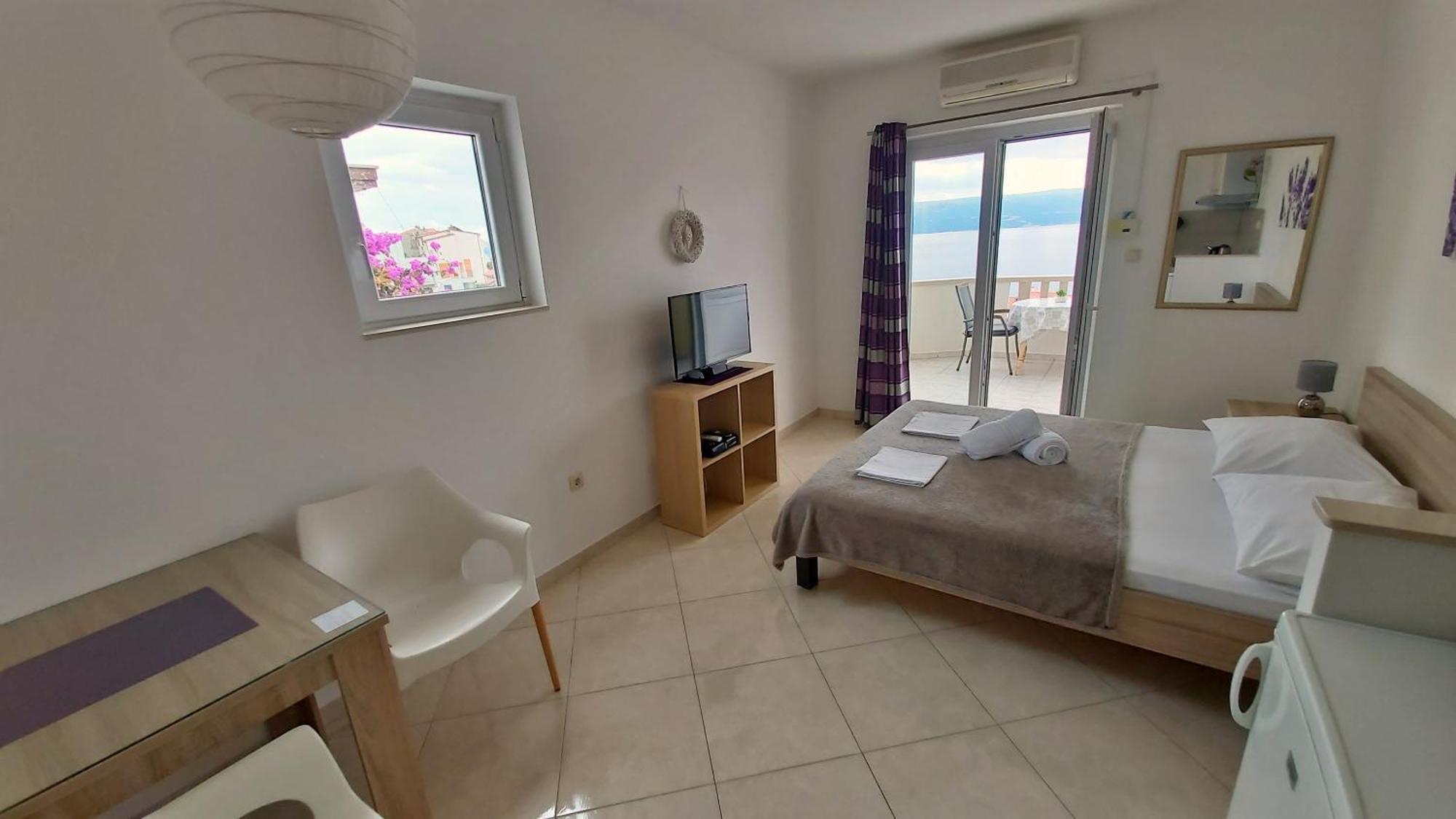Apartments Nemira أوميس الغرفة الصورة
