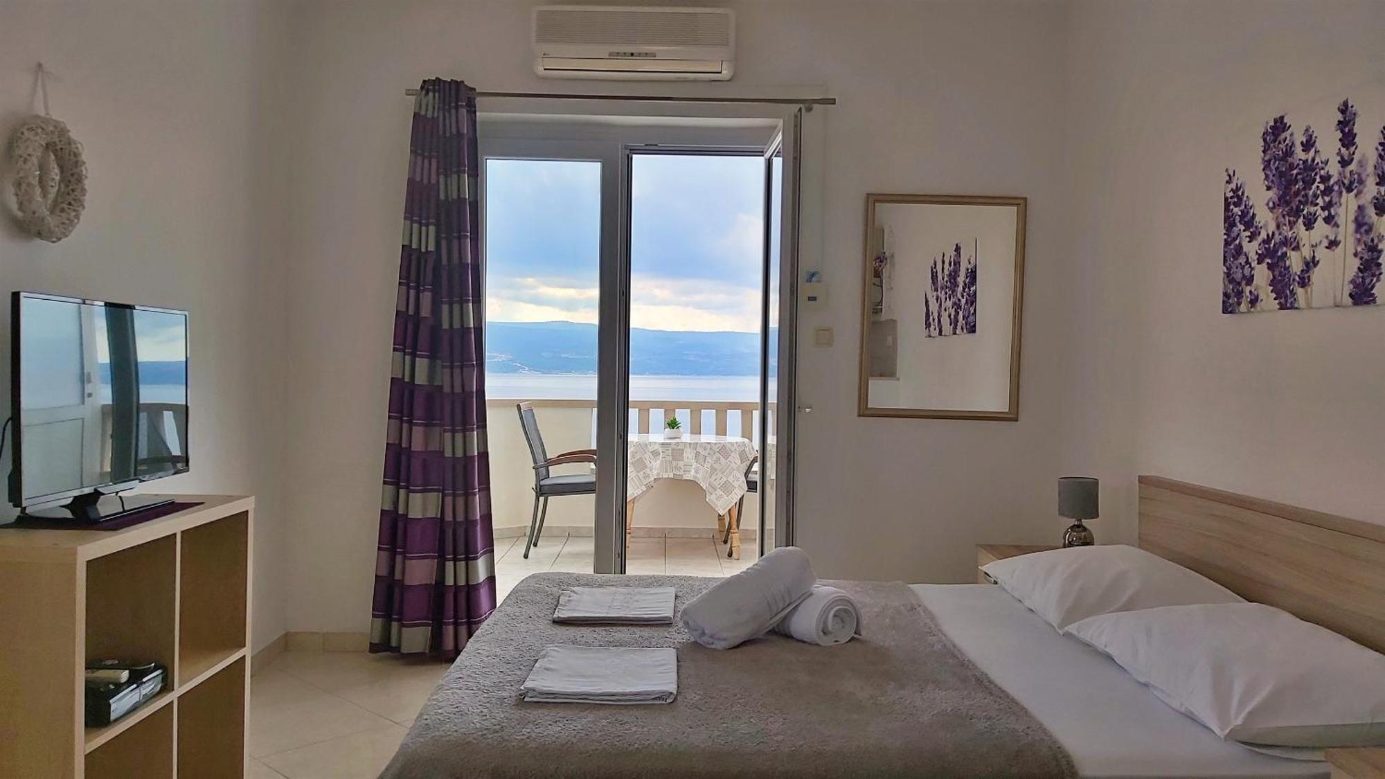 Apartments Nemira أوميس الغرفة الصورة