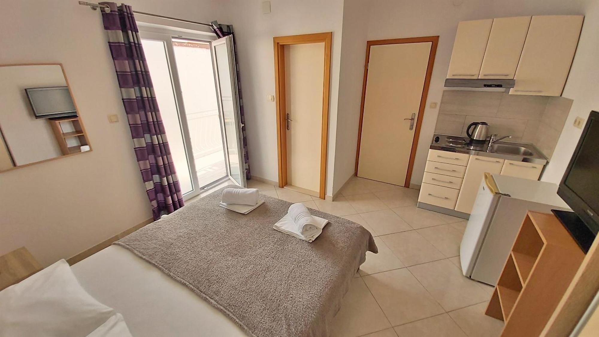 Apartments Nemira أوميس الغرفة الصورة