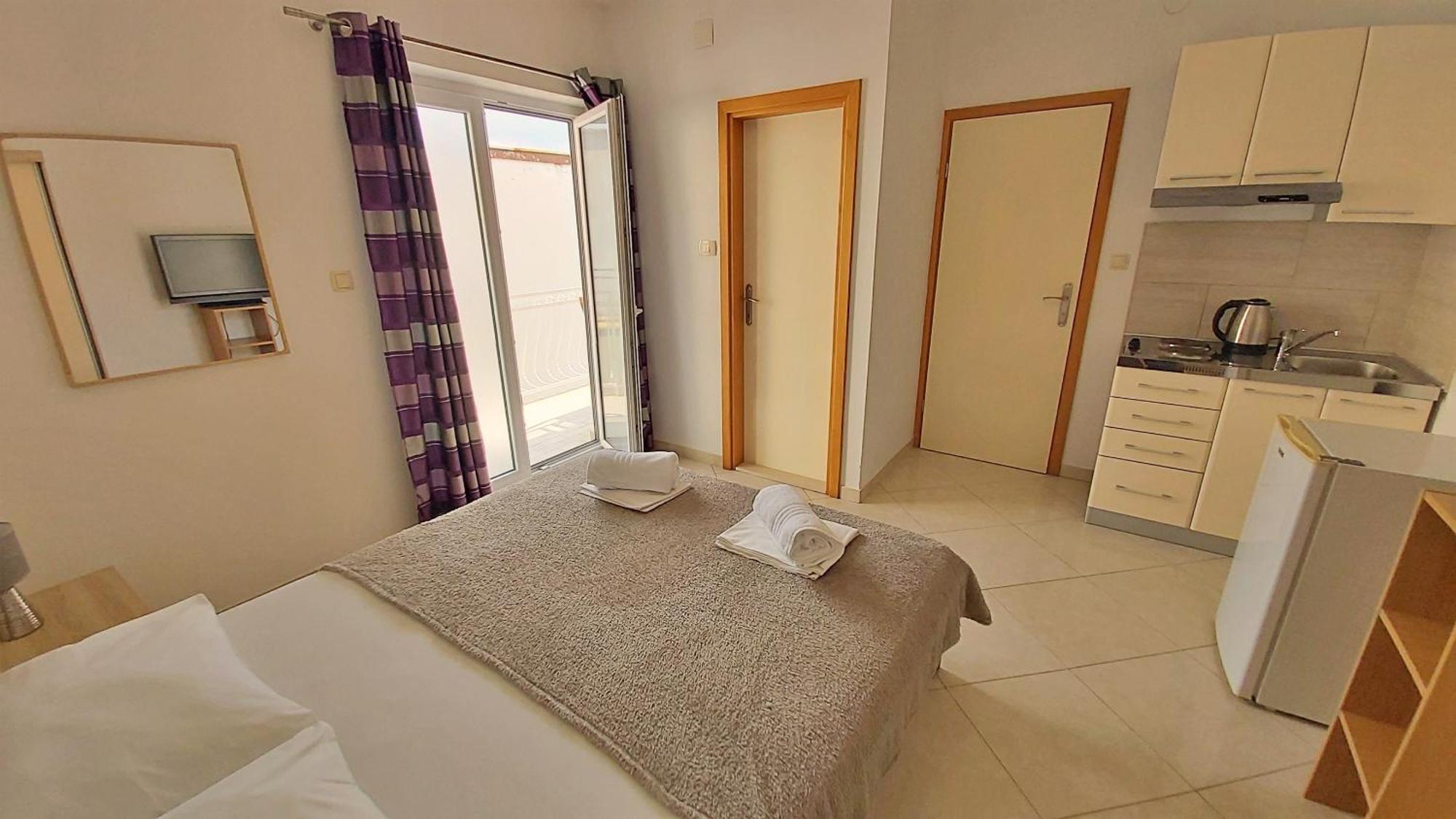 Apartments Nemira أوميس الغرفة الصورة