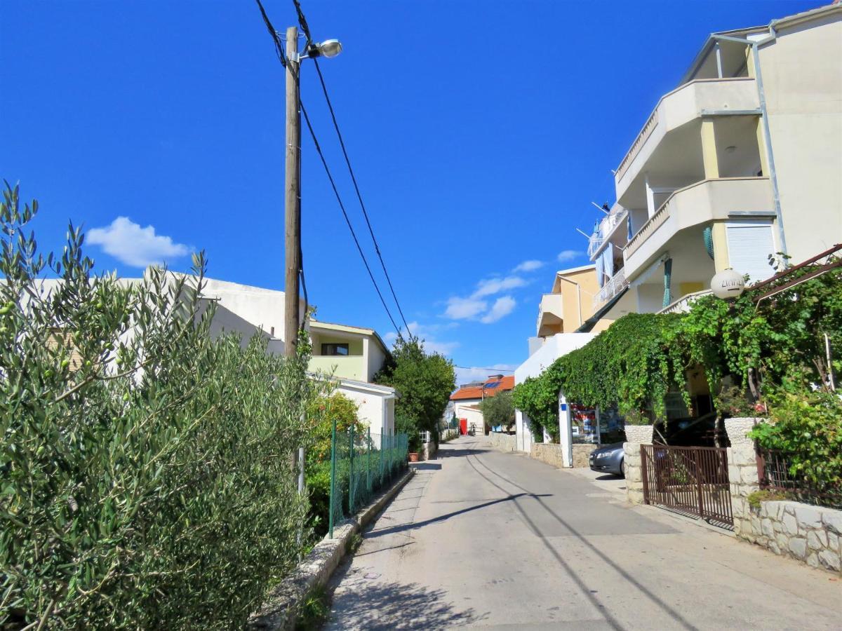 Apartments Nemira أوميس المظهر الخارجي الصورة