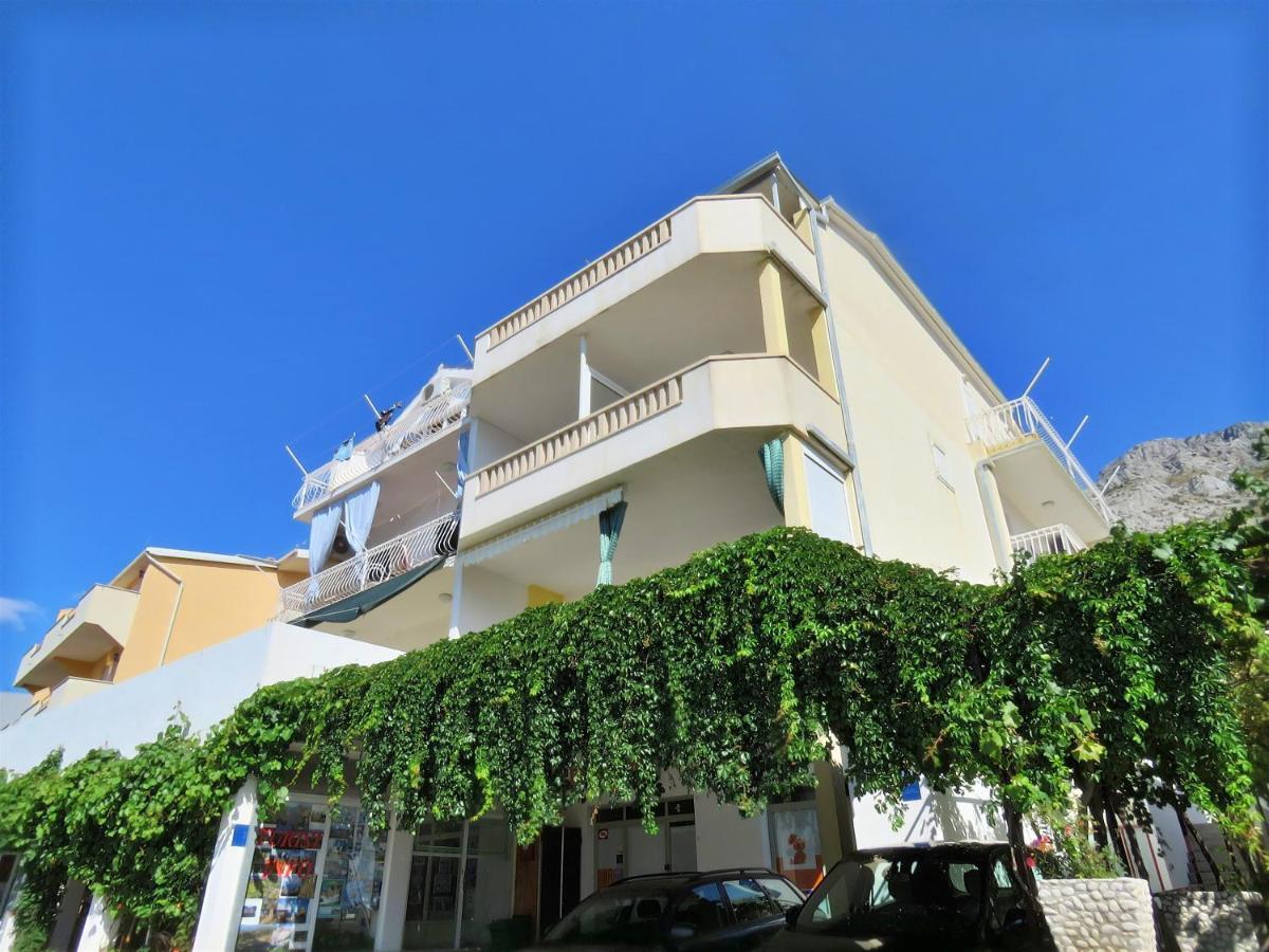 Apartments Nemira أوميس المظهر الخارجي الصورة